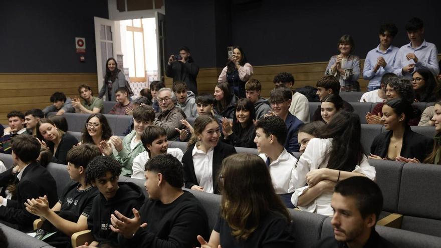 La liga de debate escolar de Gijón ya tiene finalistas en su edición 2026, en imágenes