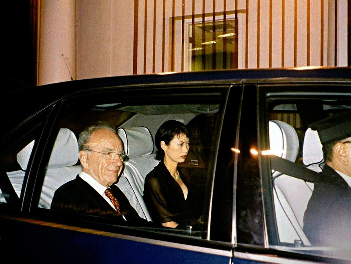Rupert Murdoch y su ex esposa Wendy Deng, con quien tuvo dos hijas gemelas.