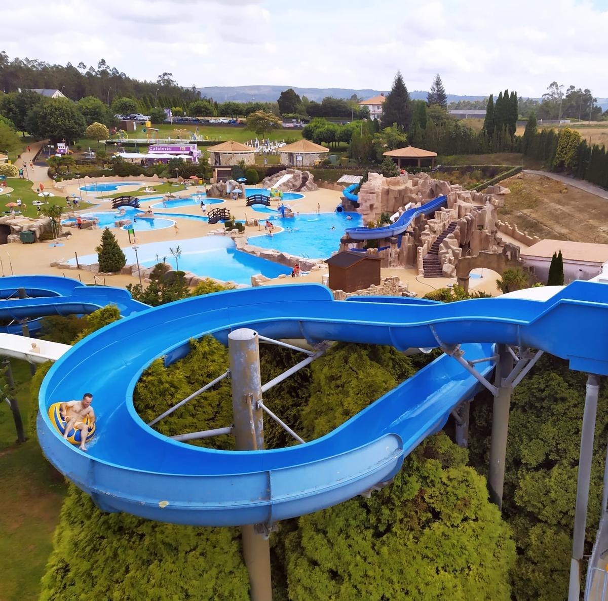 Uno de los toboganes del Aquapark de Cerceda, el mayor parque acuático de Galicia.