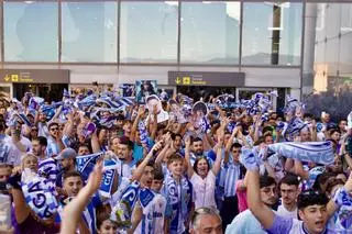 Así despedía la hinchada blanquiazul al Málaga CF en el aeropuerto