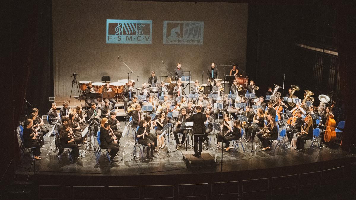 La Jove Banda Simfònica de la FSMCV en concert.