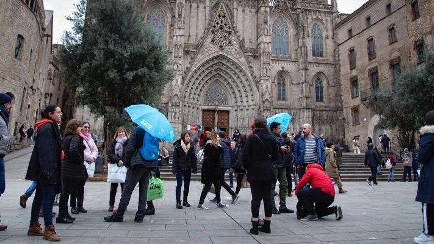 Guies turístics oferint &#039;free tours&#039; a Barcelona |