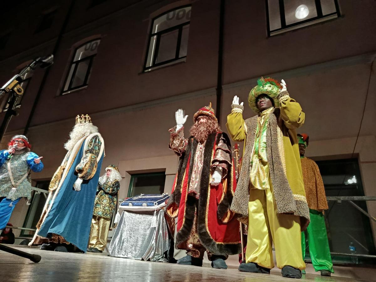 Imatges de la cavalcada de reis de Salt