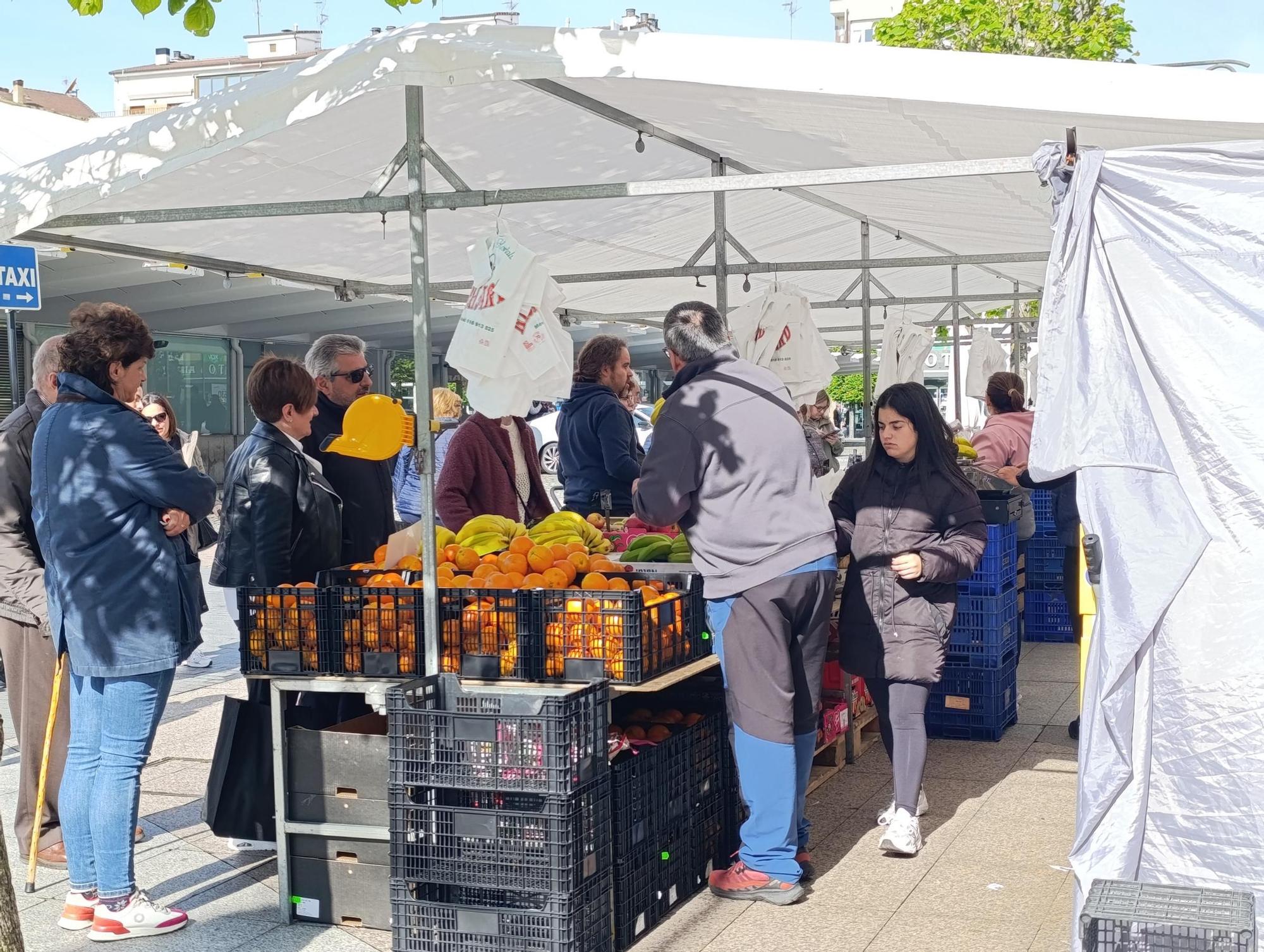 El mercado de alimentación de la Pola pide refugio