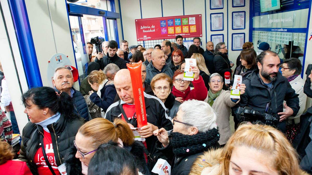 Els amants de la Loteria de Nadal ja comencen a comprar els seus primers números