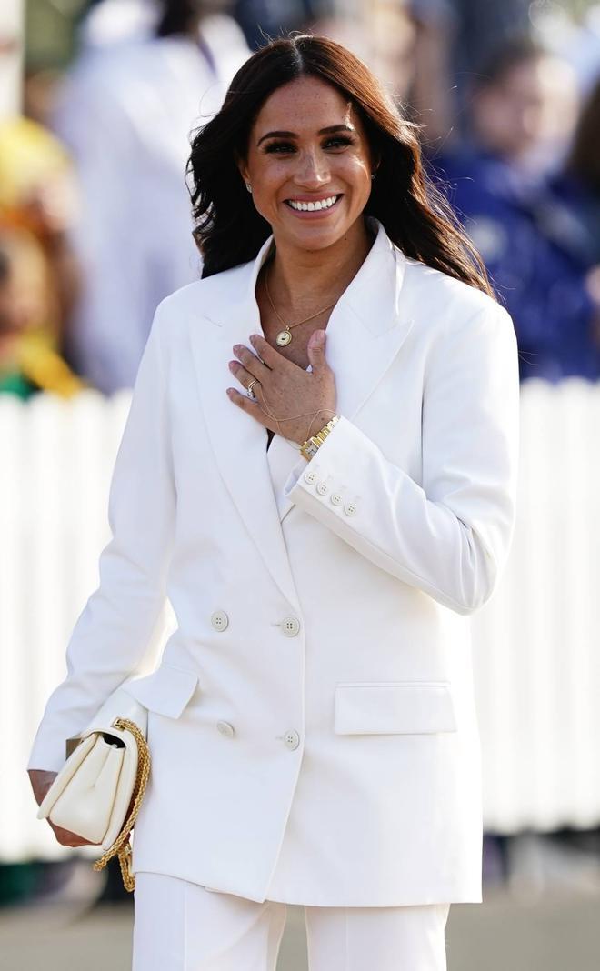 Meghan Markle, de blanco impoluto en La Haya