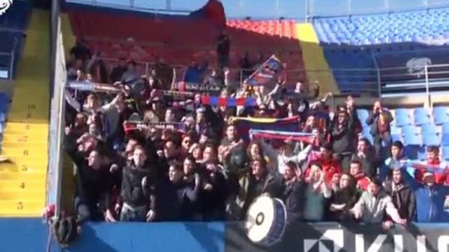 Los jugadores agradecen el apoyo de Levante Fans