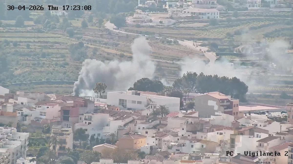 La densa humareda que generó el incendio
