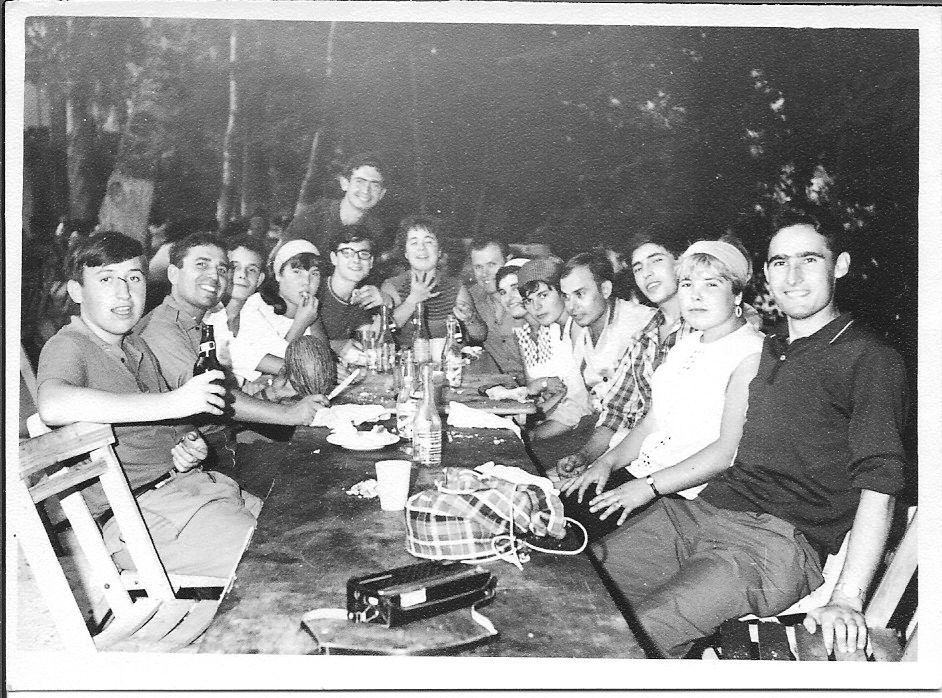 0007 - FIESTAS - almuerzo de 1966 en el parany Paco el salsero, el cucurull, arqueta, Manuela Renau y Julio Balaguer el de Sanchils
