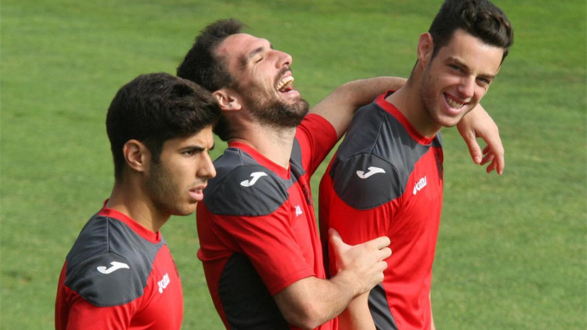 Los jugadores del Espanyol Marco Asensio, Anaitz Arbilla y Jorge Franco 'Burgui'