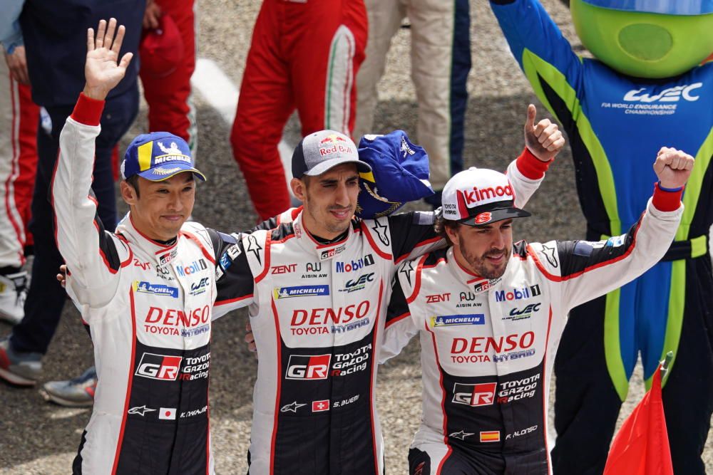 Alonso repite victoria en Le Mans y gana el WEC.