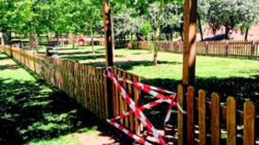 Vándalos causan destrozos en el parque canino de las Mercedes