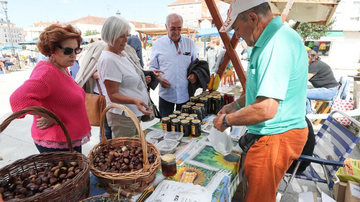 La Romería do Mel e das Noces da la bienvenida al otoño en Baiona | RICARDO GROBAS