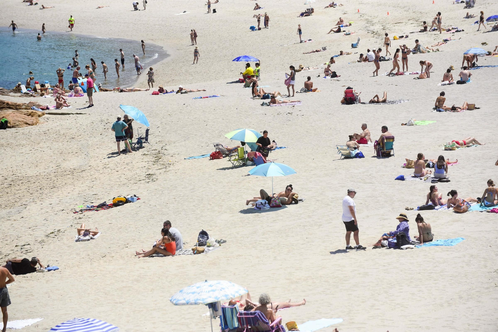 Comienza la temporada de playa en A Coruña con días de sol y calor