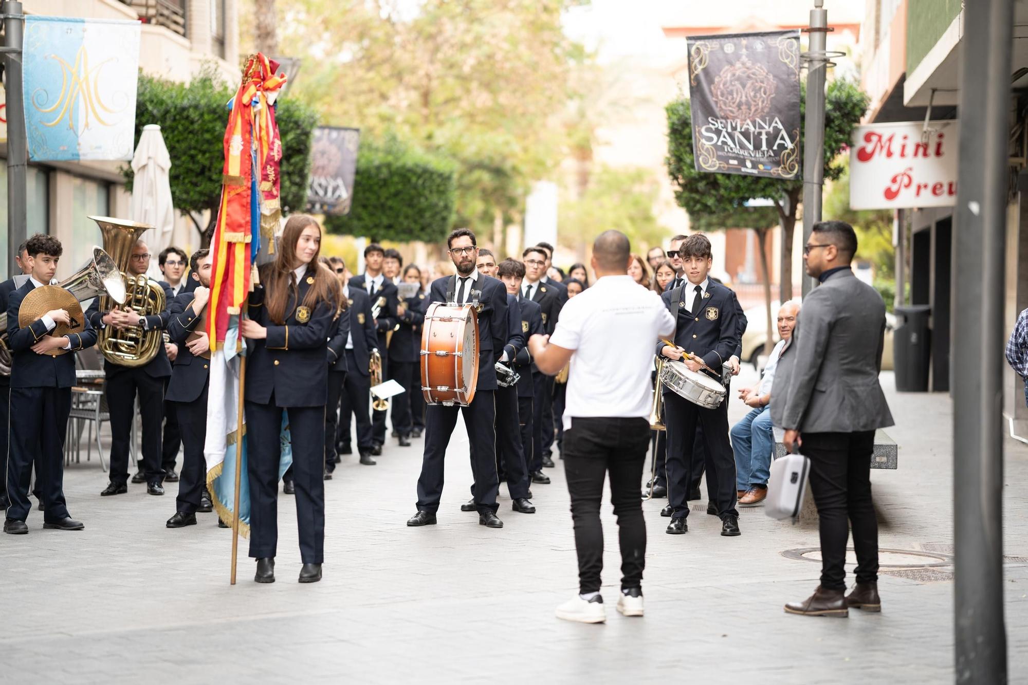 &quot;Senda de Latidos&quot; en Torrevieja. Las calles de la ciudad se convierten en el escenario del rodaje del cortometraje de David de Loro y  la producción de Neoentertainment