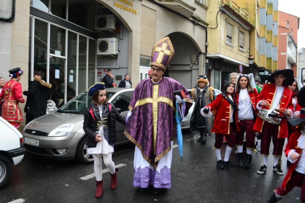 Moaña dice adiós al Entroido con el Enterro da Sardiña