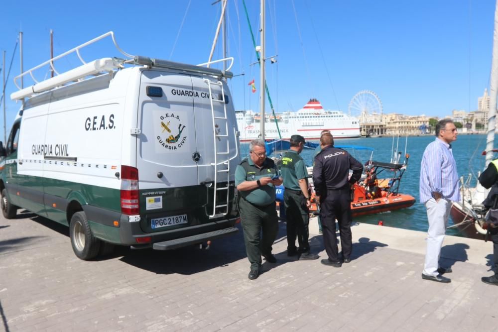 Buscan a una mujer en el agua en el Muelle Uno