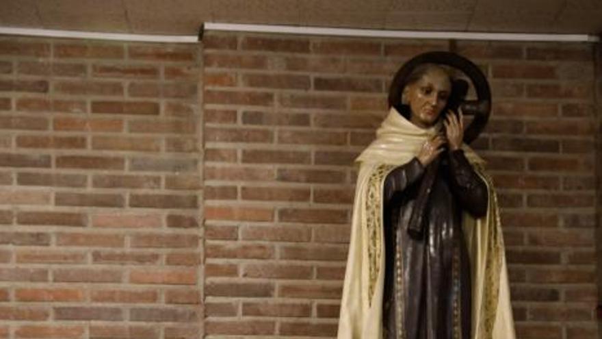 Los sacerdotes de Gijón celebran misa a través de las redes sociales
