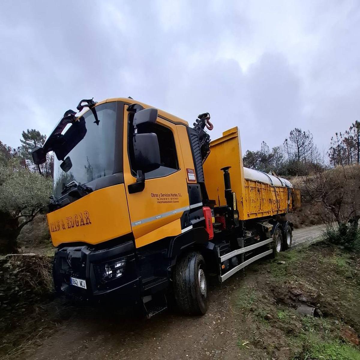 El camión ciserna para abastecer a La Huerta.