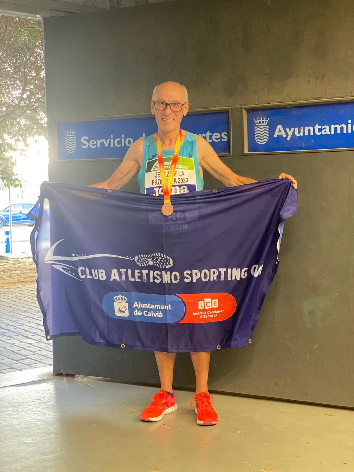 Atletismo. Pau Gomila logró dos platas en la categoría M75