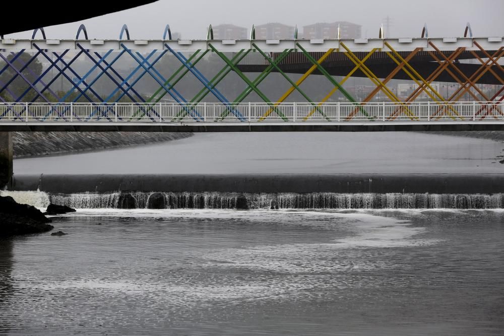 Vertido en la ría de Avilés