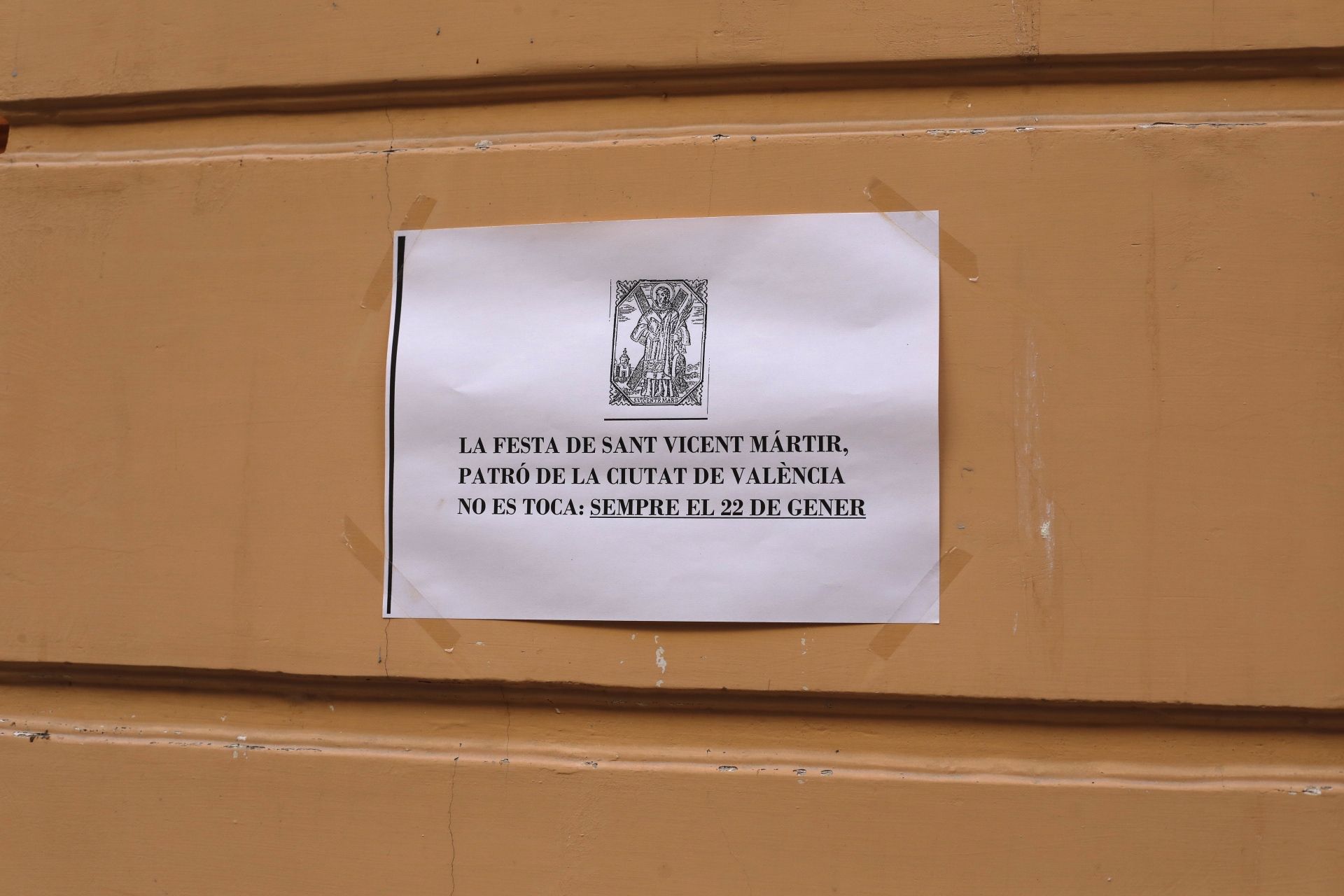 Procesión de San Vicente Mátir, corta y con poca afluencia por las obras en la plaza de la Reina