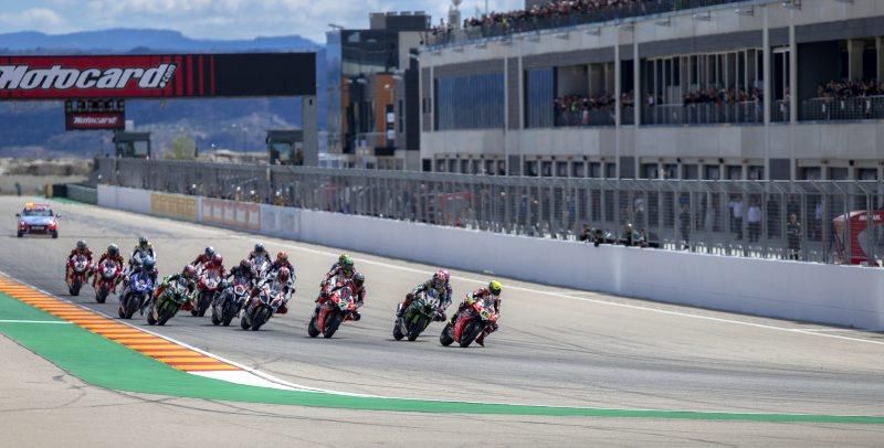 Álvaro Bautista logra el triunfo en Motorland