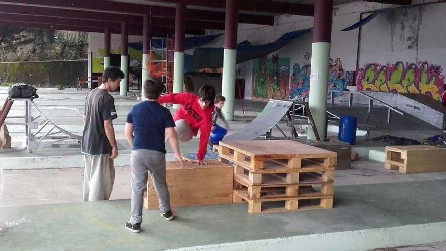 El Centro Juvenil La Estación acoge un taller de parkour