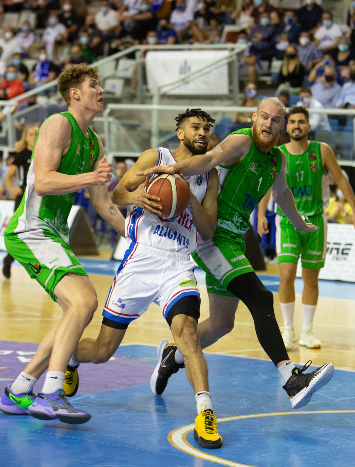 El HLA se impone al TAU Castelló por 71-66