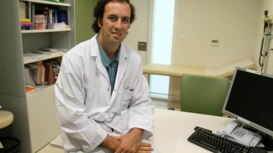 El doctor Eduardo Agüera, nuevo presidente de la Sociedad Andaluza de Neurología