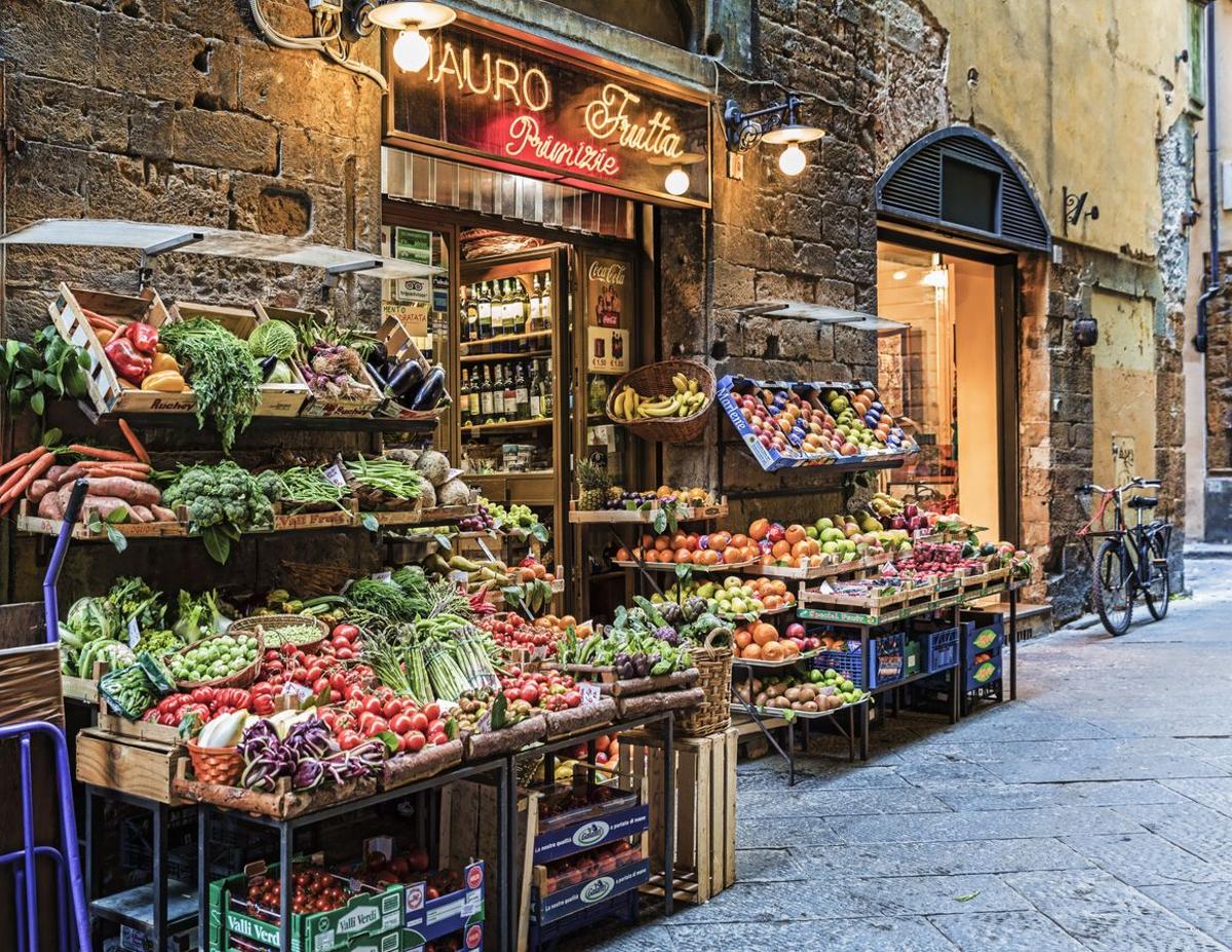 Florencia novatos - puesto fruta callejero