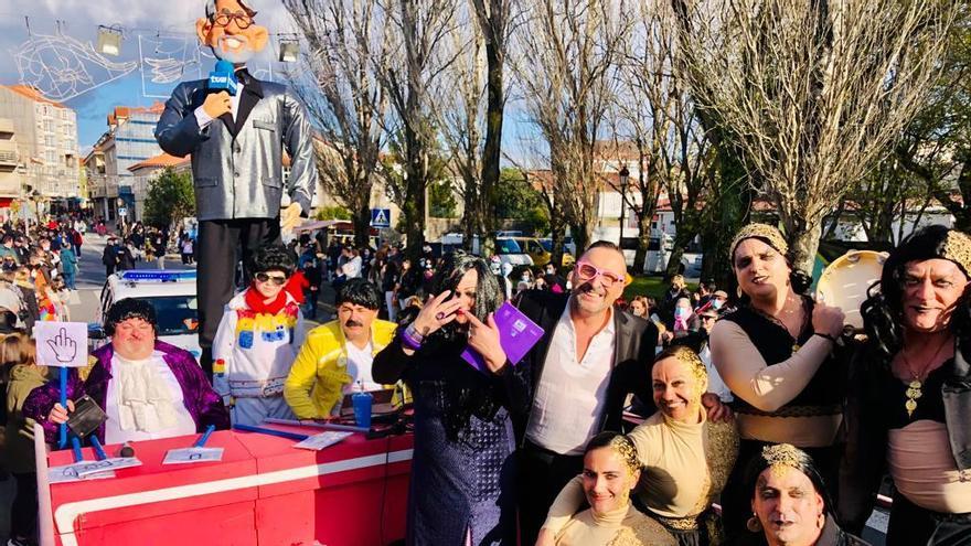 Vilanova despide el carnaval con su tradicional Momo, este año "Maxim" Huerta