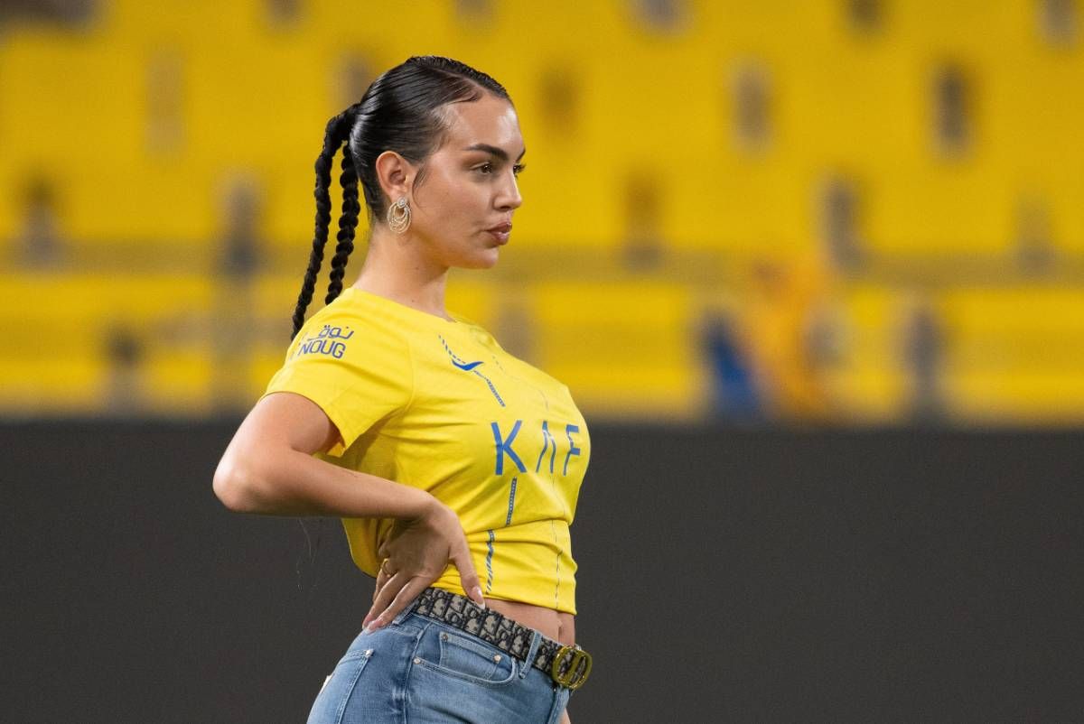 Georgina Rodríguez se suma a la tendencia 'bloke core' con la camiseta de fútbol de Cristiano Ronaldo