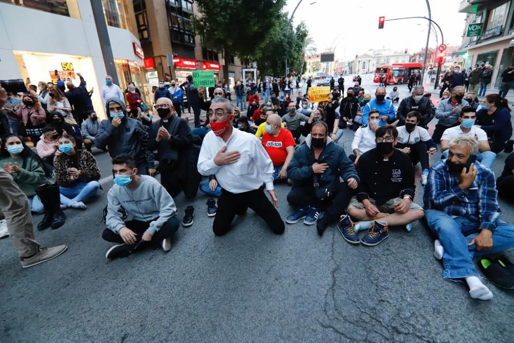 Hosteleros protestan en Murcia