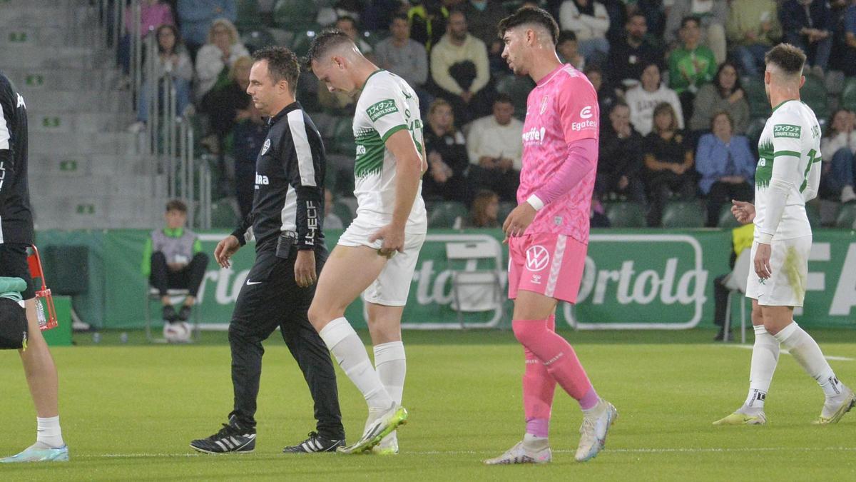 Borja Garcés se marcha lesionado del Elche-Tenerife