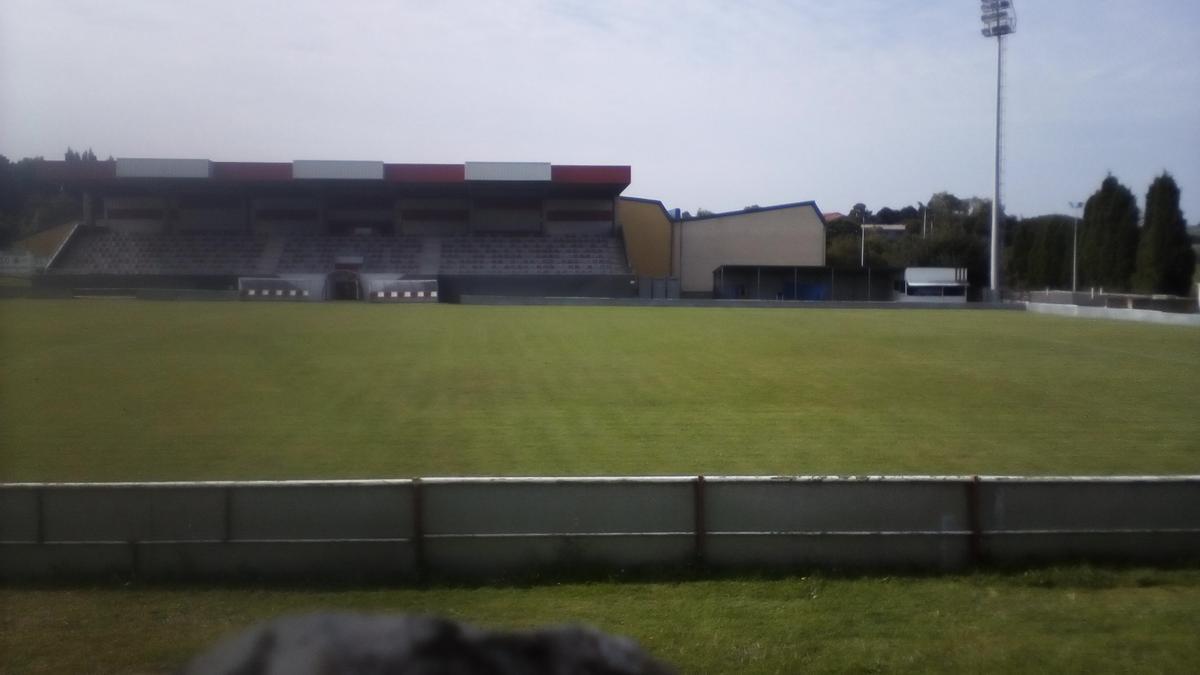 Campo del fútbol de La Mata, donde ocurrió el insólito abandono del jugador de La Camocha.