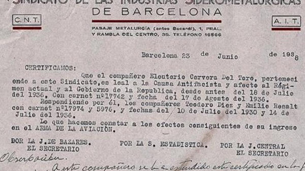 LOS DOCUMENTOS.Dos pasaportes de Francesc Cambó, documentos del Socorro Rojo, un aval del sindicato del metal de la CNT, la ficha de un socio del CADCI y (abajo) una carta de niños refugiados a la opinión pública internacional.