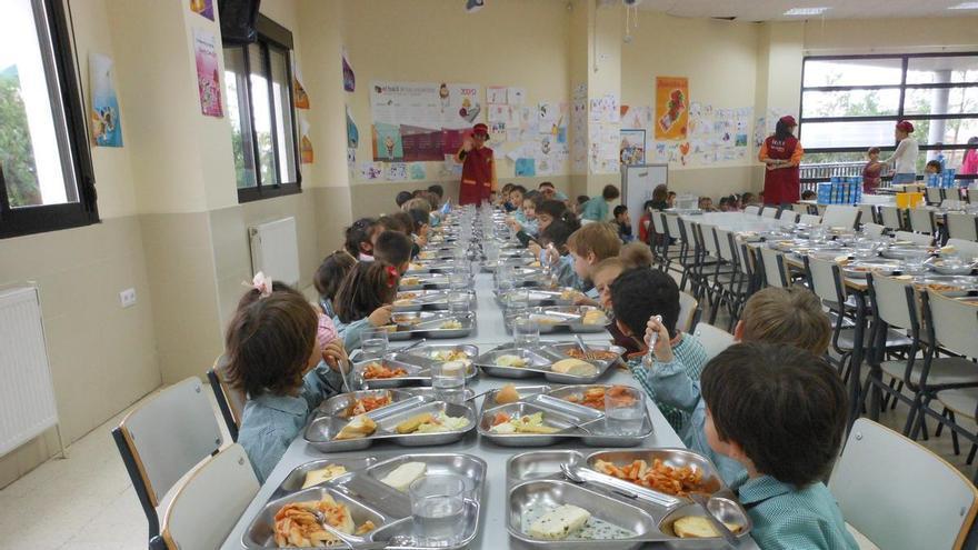 Las familias podrán pedir desde el 6 de julio la ayuda de 150 euros por hijo para comedores escolares no gestionados por la Xunta