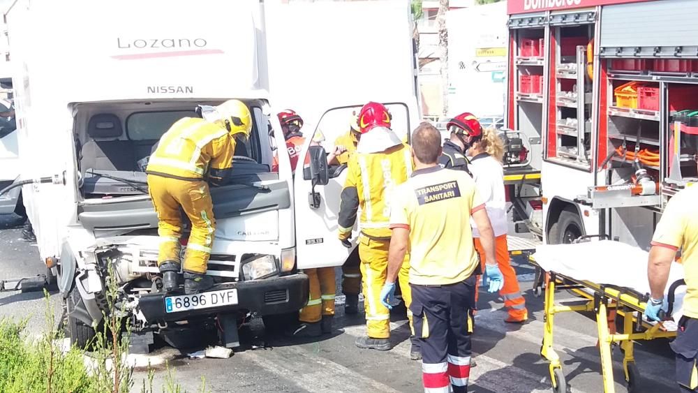 Accidente con dos camiones en Torrevieja