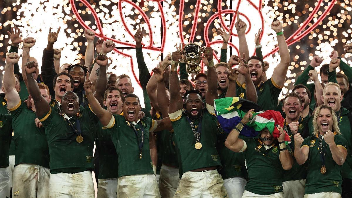 Los jugadores de Sudáfrica festejan su título en el Mundial de Rufby