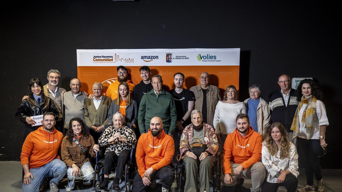 Los protagonistas del videopodcast contaron con la ayuda de varios voluntarios de los centros de datos de Amazon Web Services en la localidad Burgolesa.