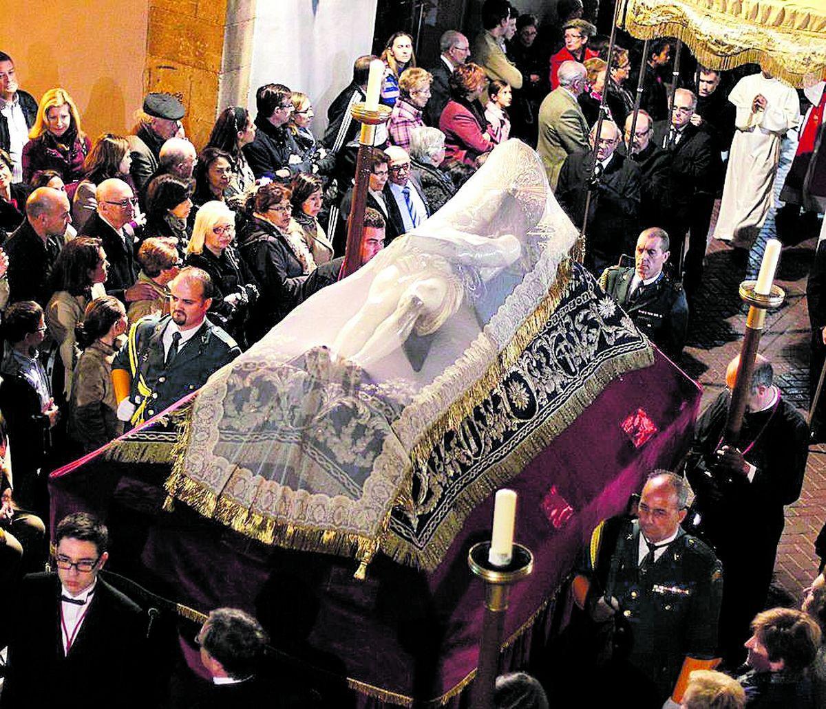 La procesión del Santo Entierro es la más solemne de Castelló.