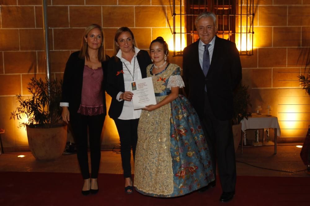 Entrega de los certificados de tejido de seda valenciana