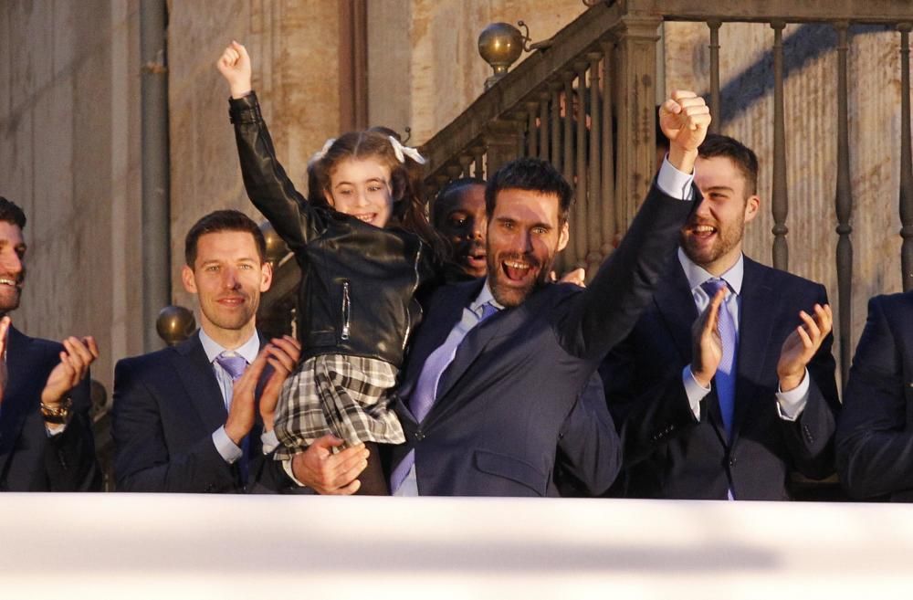 Celebración del triunfo en la Eurocup del Valencia Basket en València