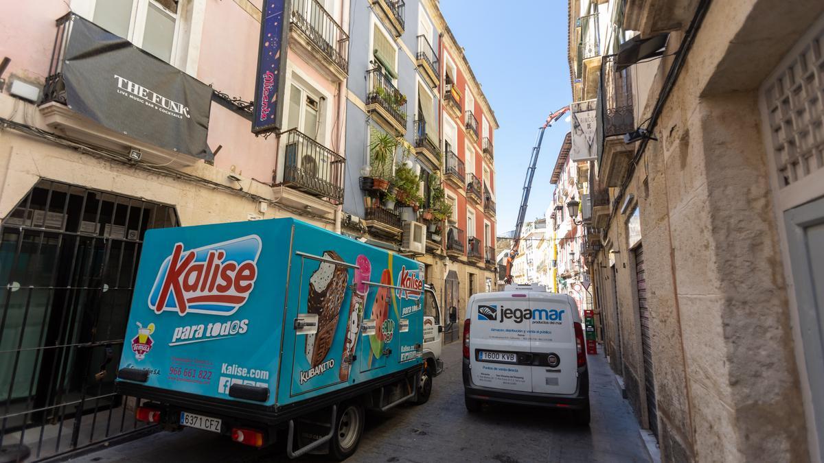 Más furgonetas por calles del Casco Antiguo