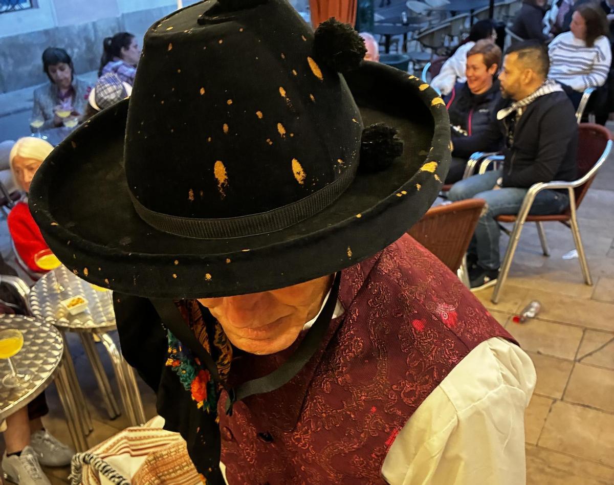 Indumentaria afectada por la lejía.