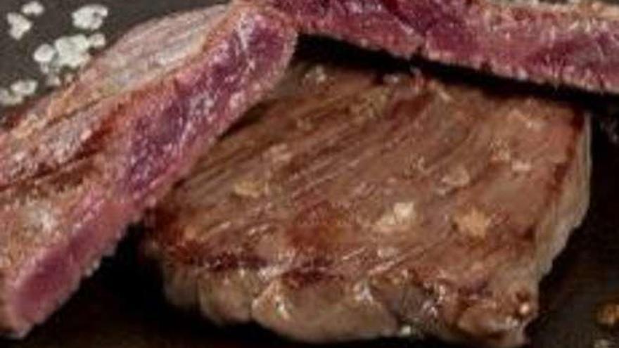 Una de las muchas propuestas de carne a la piedra.