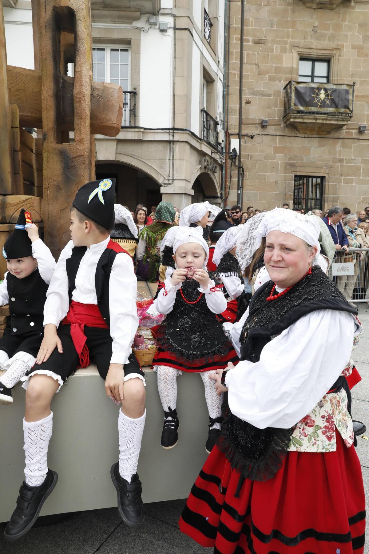 EN IMÁGENES: El desfile de carrozas del Bollo en Avilés