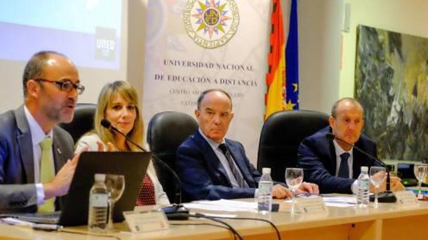 La Universidad a Distancia celebró la apertura del curso.