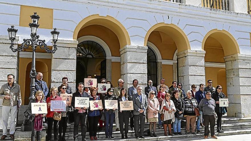 Minuto de silencio por el último crimen machista